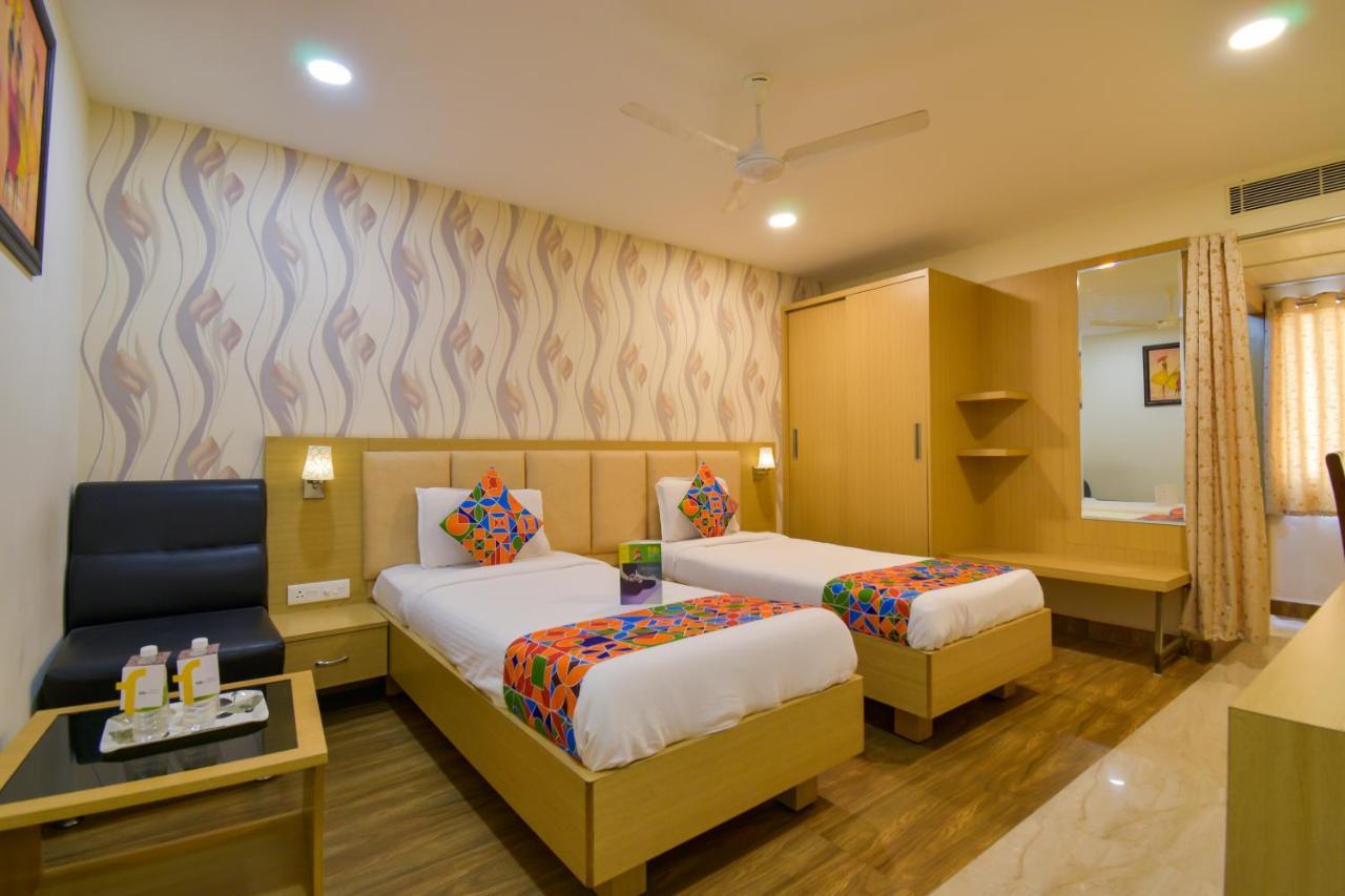 Hotel Raintr33 Hyderabad Exterior foto